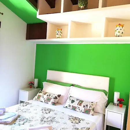 Elsa D'ortigia - I Tre Archi Penzion 4*