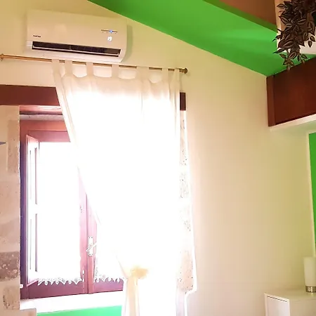 Elsa D'ortigia - I Tre Archi Syracuse