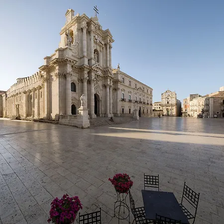 Elsa D'ortigia - I Tre Archi 4*