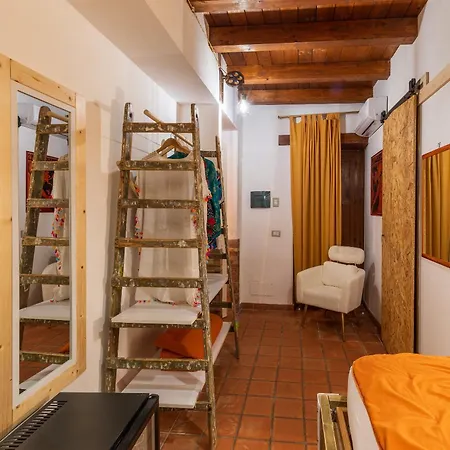 Konukevi Elsa D'ortigia - I Tre Archi 3*